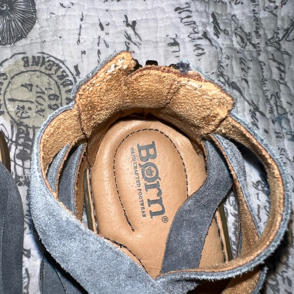 Born IWA WOVEN Dark Grey Suede Sandals Sz 6 - Picture 3 of 9